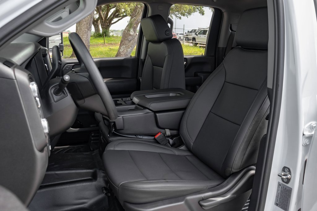 New 2024 GMC Sierra 3500 Pro w/ Convenience Package image 13