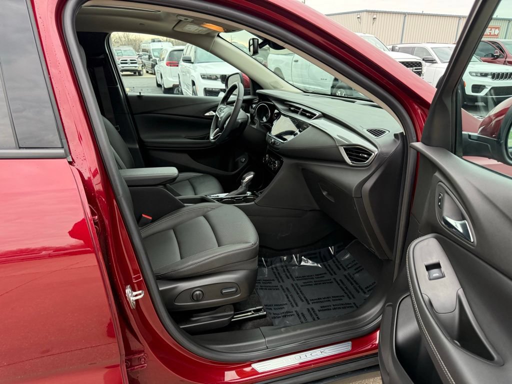 Used 2023 Buick Encore GX Essence w/ Experience Buick Package FWD image 29
