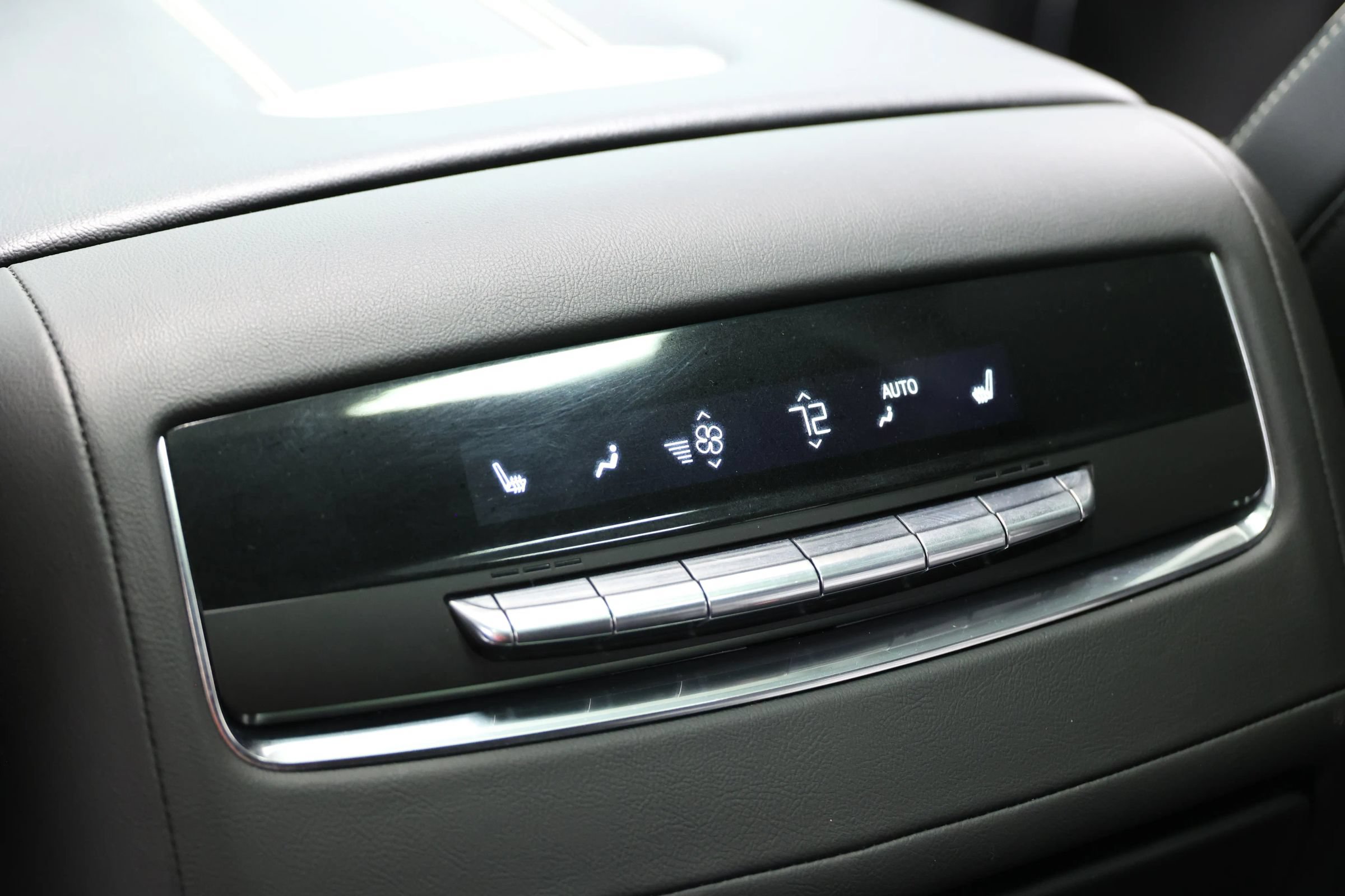 Used 2023 Cadillac Escalade ESV Sport w/ LPO, ONYX Package AWD/4WD image 73