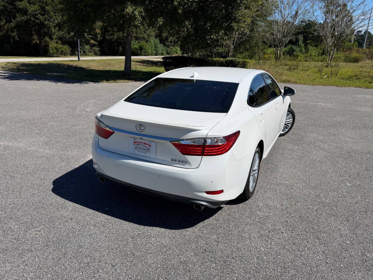 Used 2015 Lexus ES 350 w/ Luxury Package FWD image 6