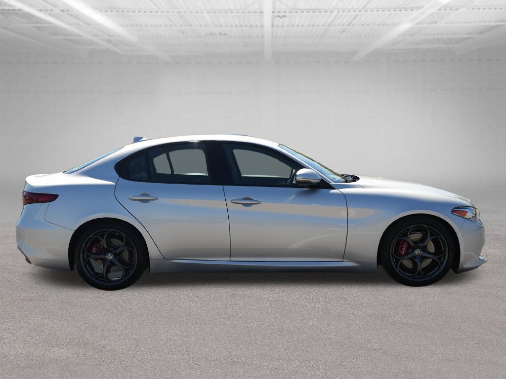 Used 2017 Alfa Romeo Giulia Ti w/ TI 19" Sport Package RWD image 10