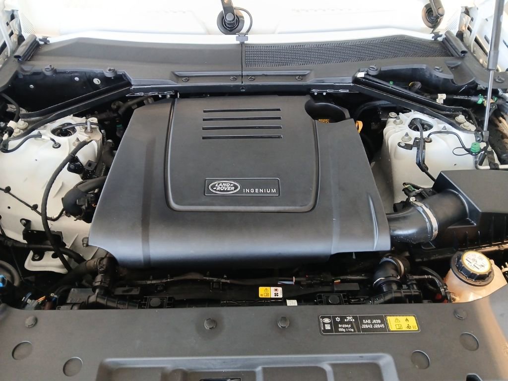 Used 2024 Land Rover Defender 110 S image 18