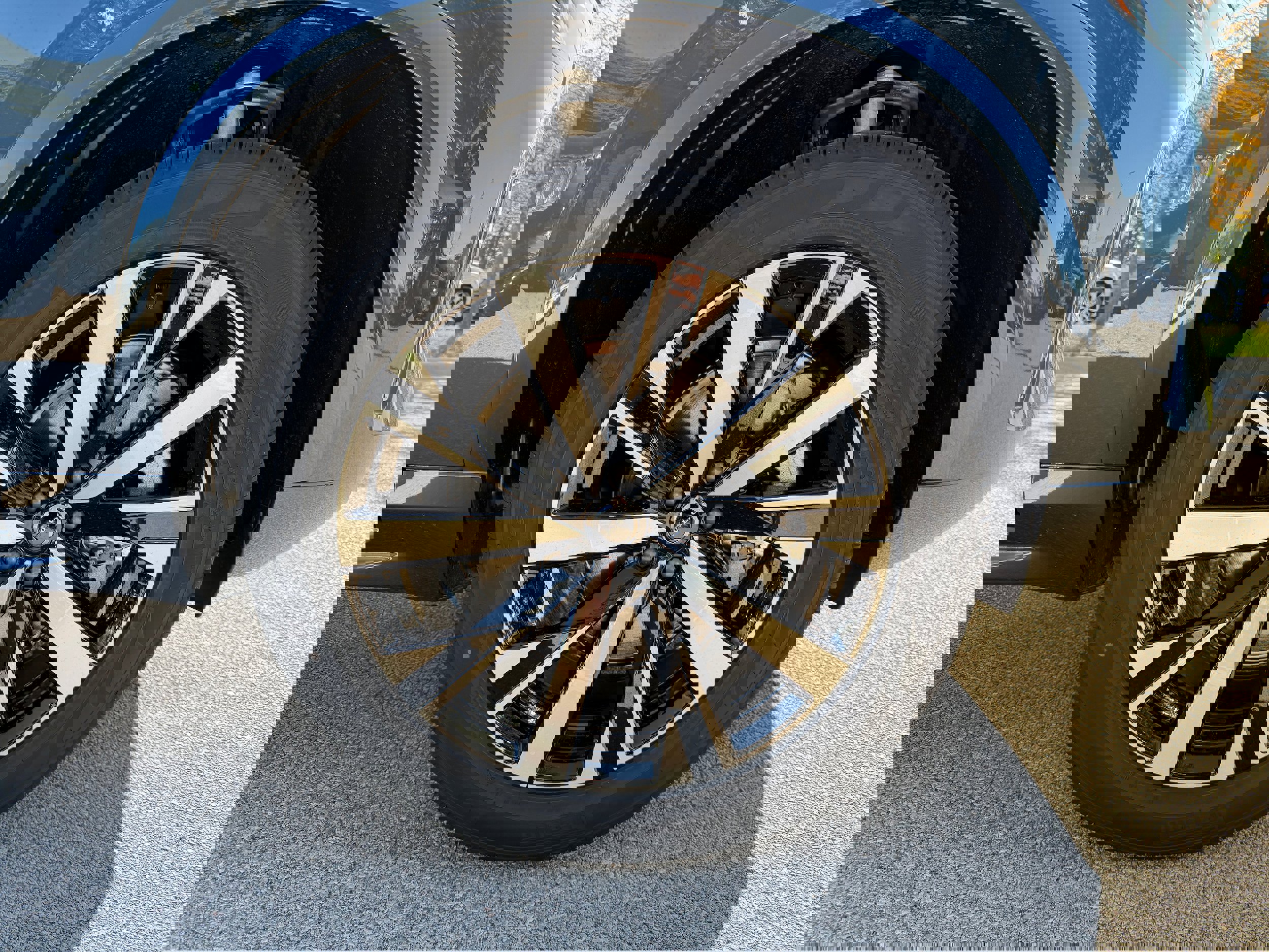 New 2026 Volvo XC90 B6 Core w/ Protection Package Premier image 7