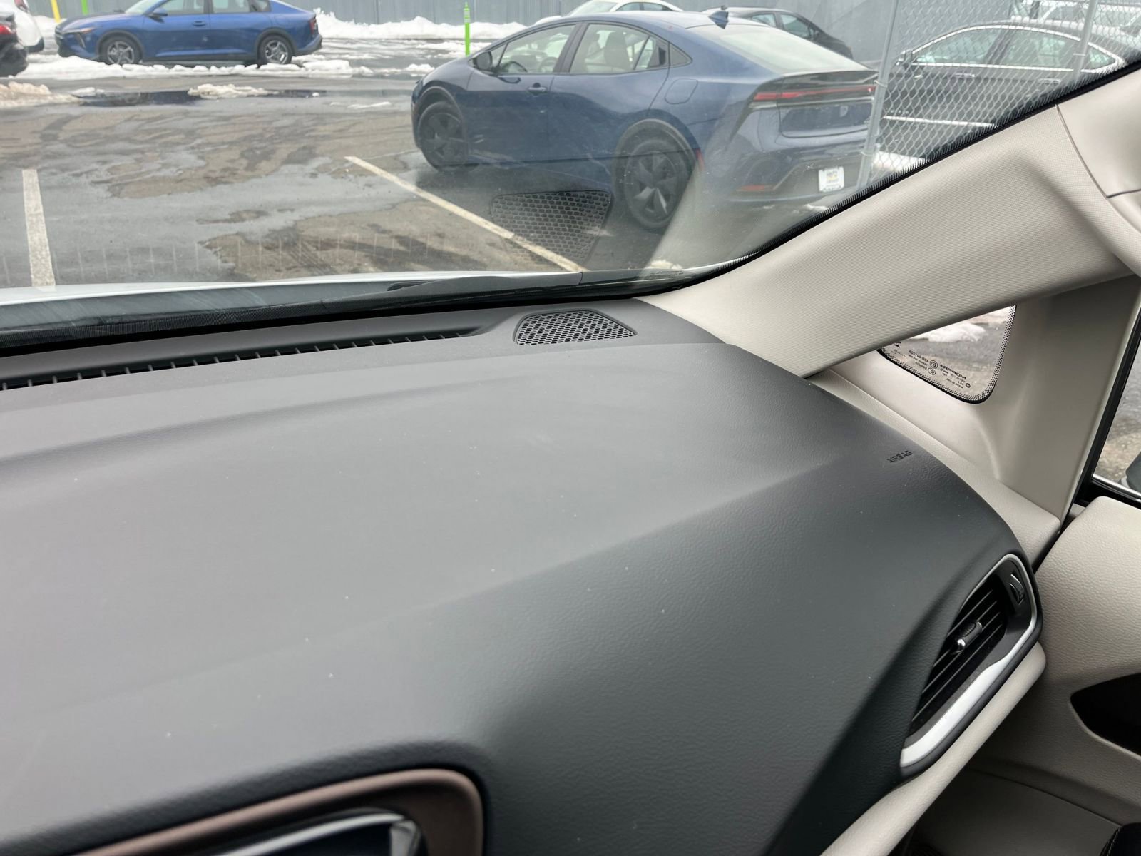 Used 2023 Chrysler Voyager LX image 37