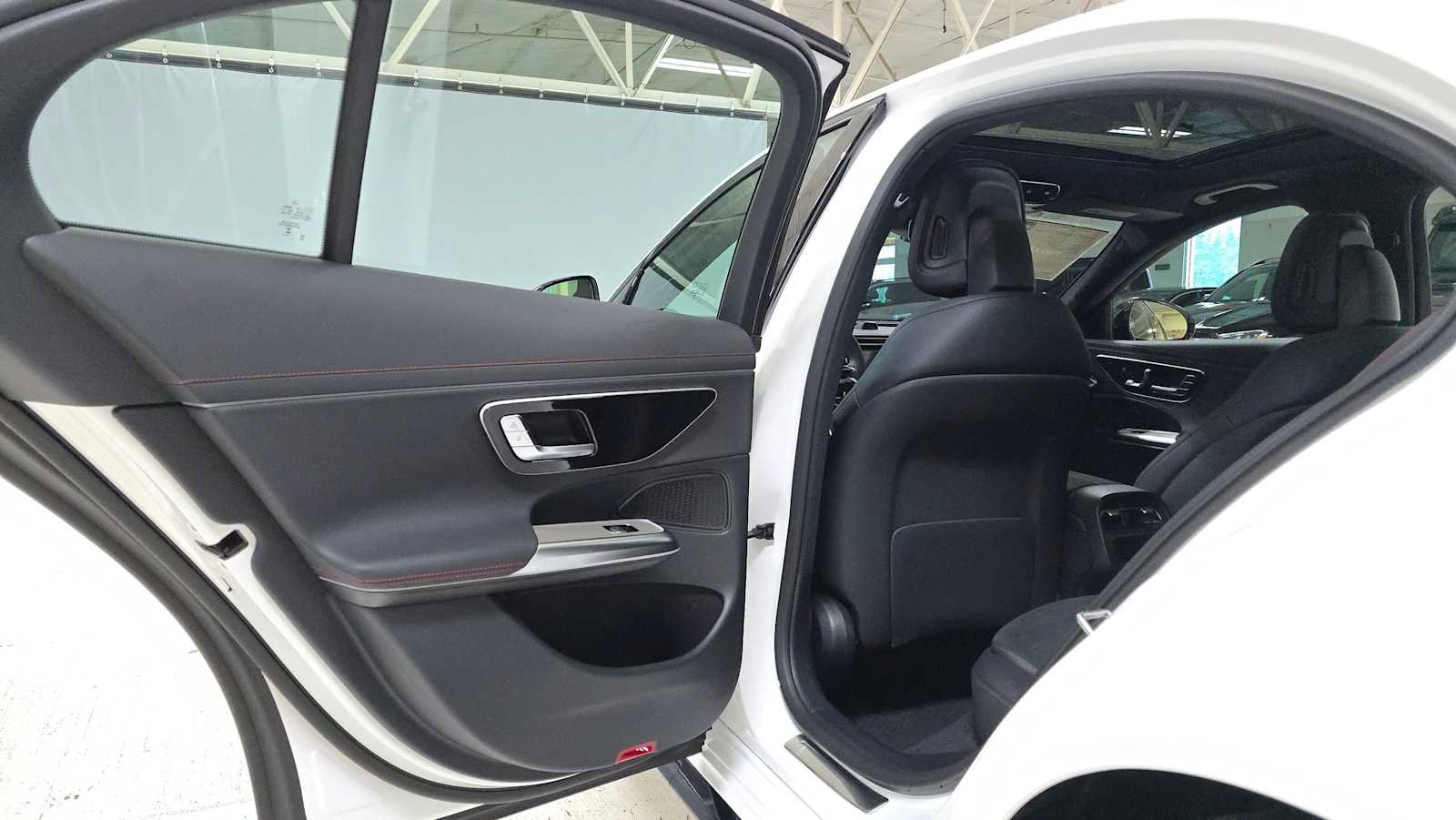 New 2026 Mercedes-Benz E 53 AMG e 4MATIC Sedan image 19