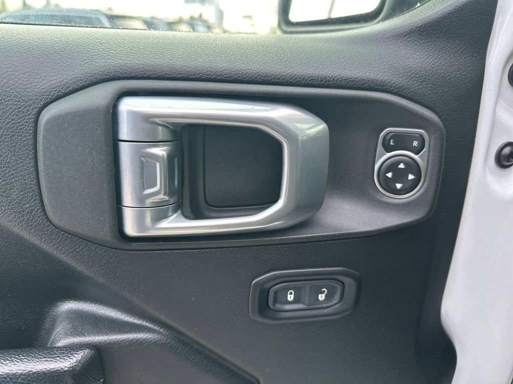 Used 2023 Jeep Wrangler Unlimited image 14