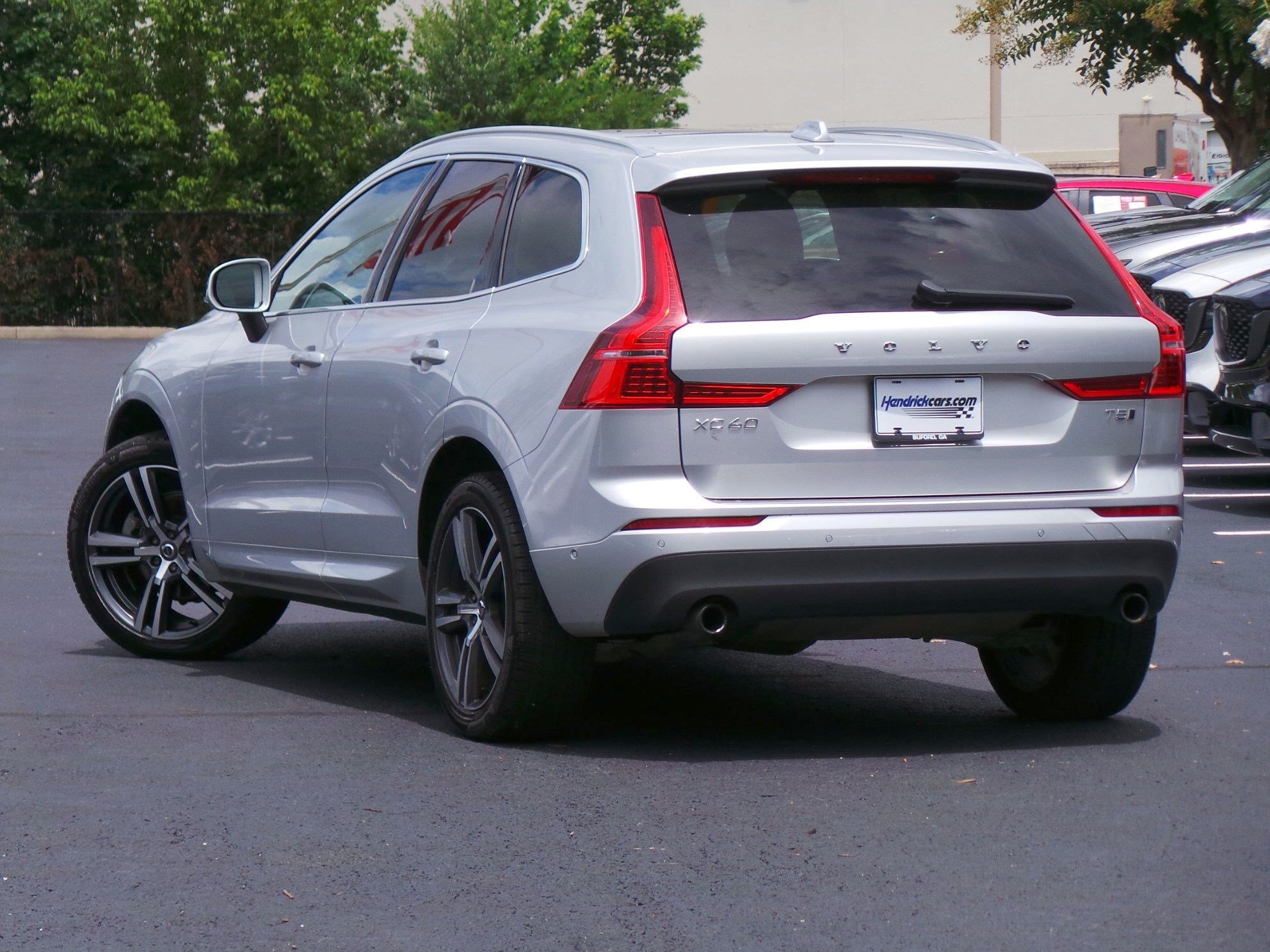 Used 2019 Volvo XC60 T5 Momentum w/ Premium Package AWD/4WD video 3