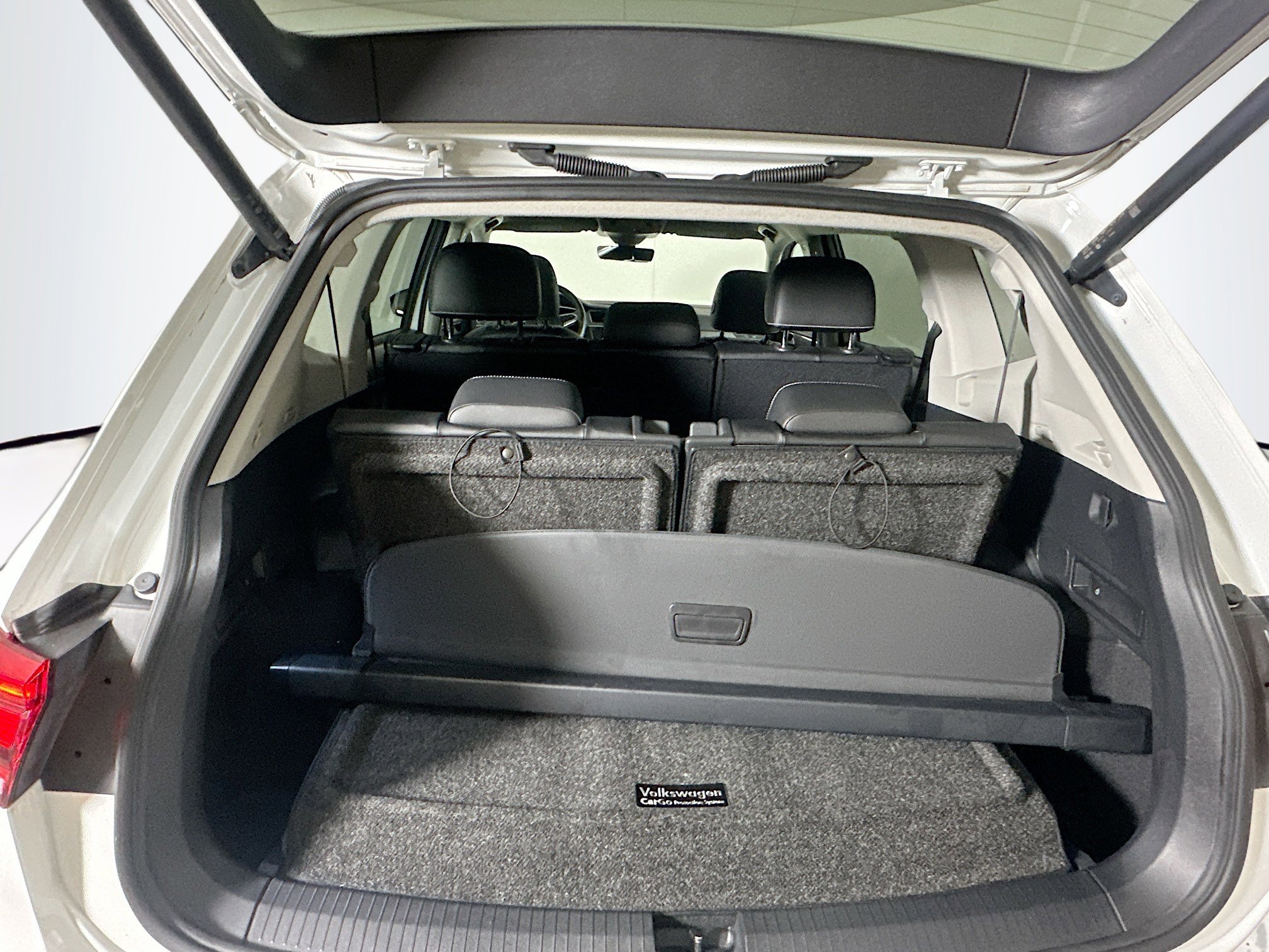 Used 2022 Volkswagen Tiguan SE image 28