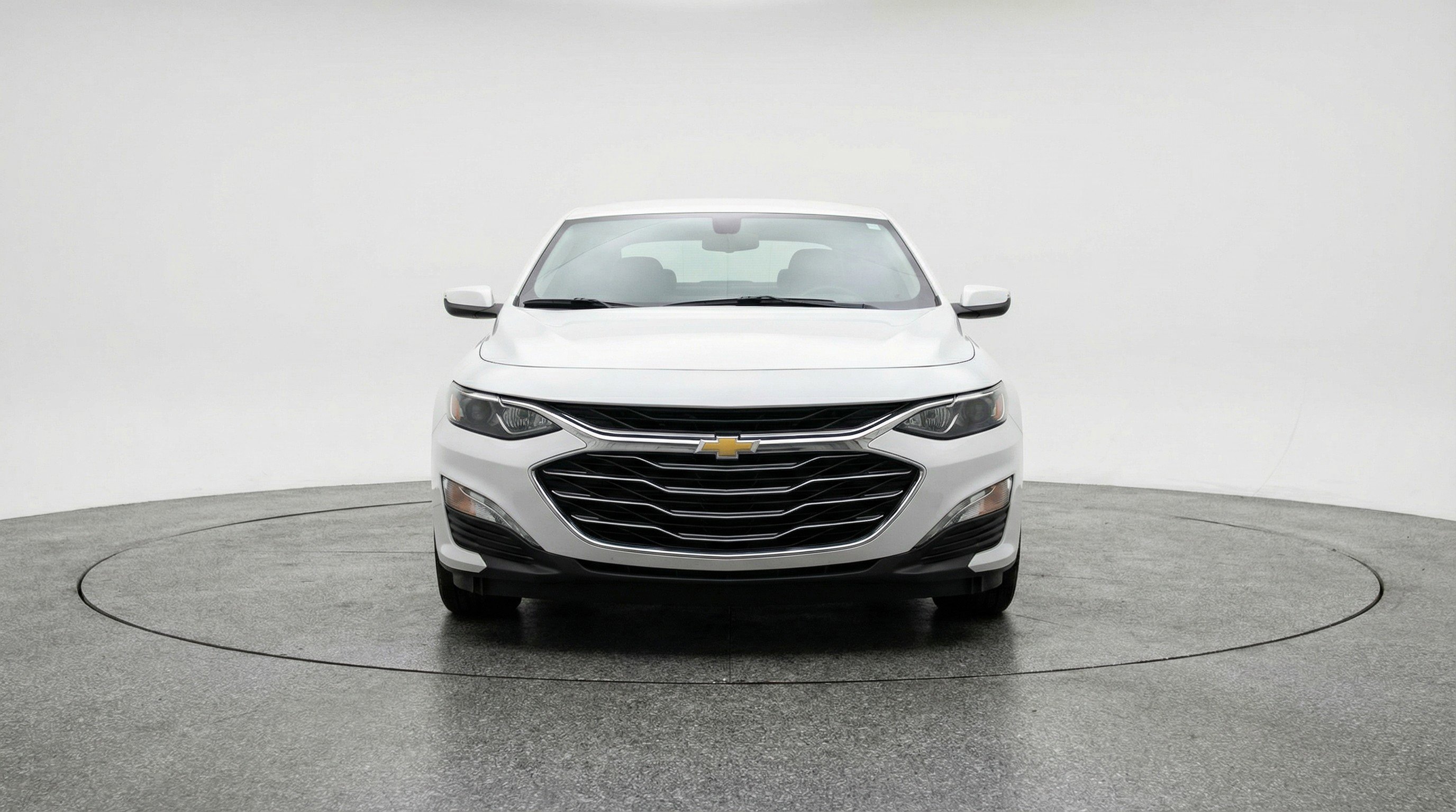 Used 2024 Chevrolet Malibu LT image 2