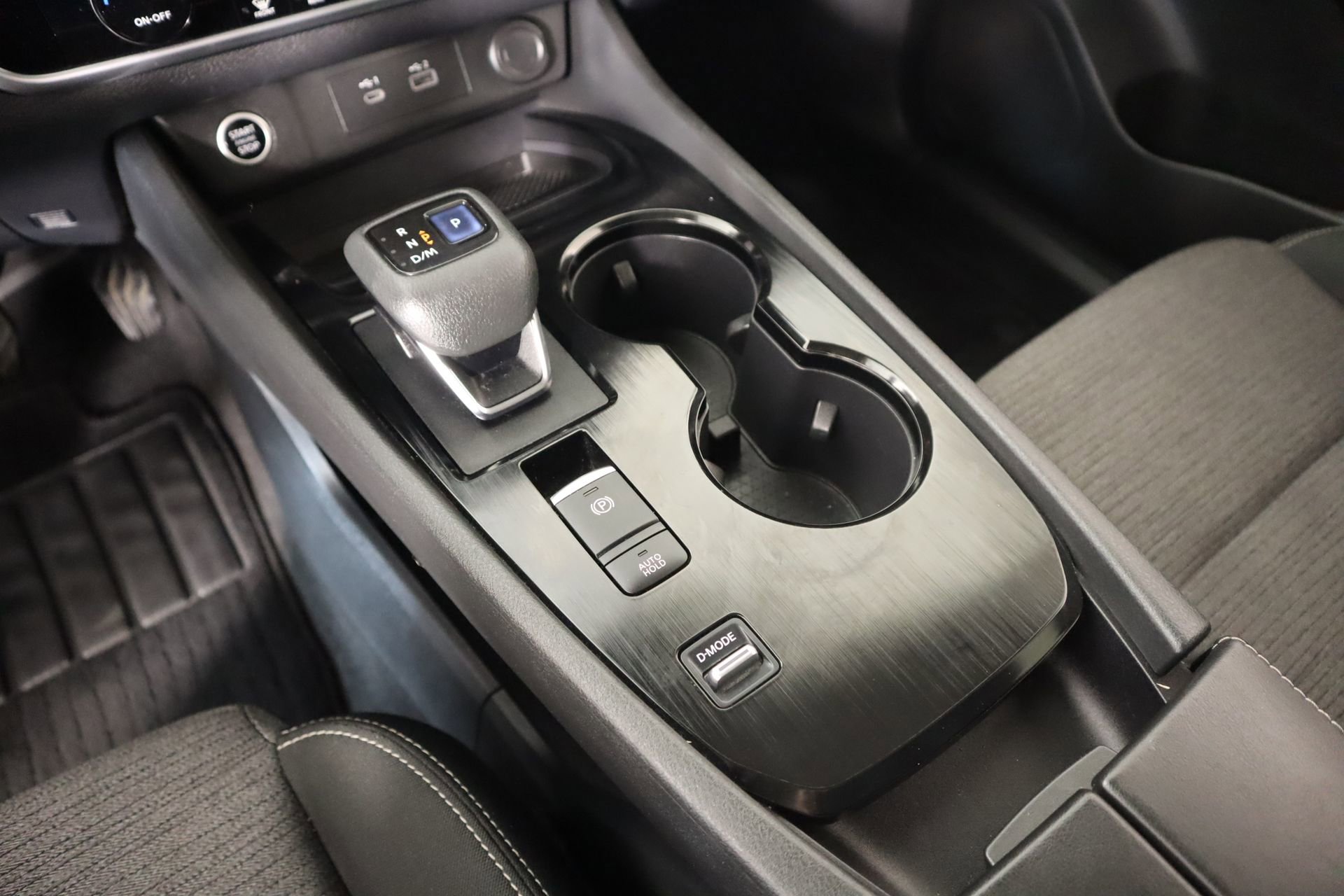 Used 2022 Nissan Rogue SV FWD image 7