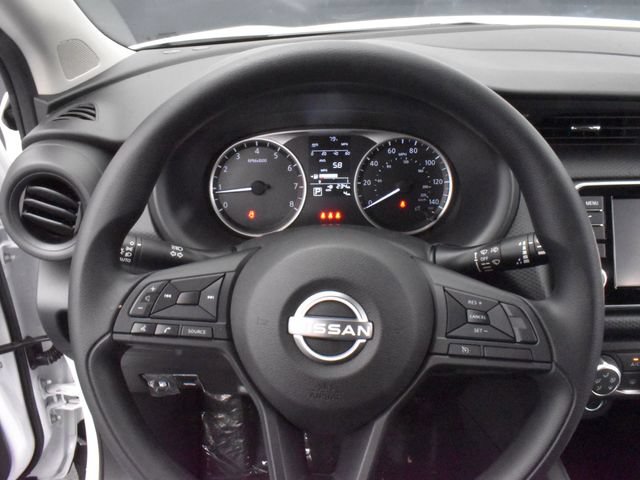 Used 2024 Nissan Kicks S FWD image 11