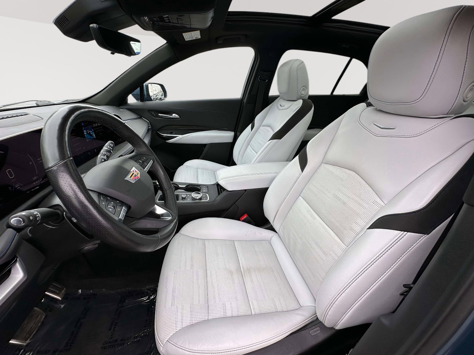 Used 2025 Cadillac XT4 Sport image 26