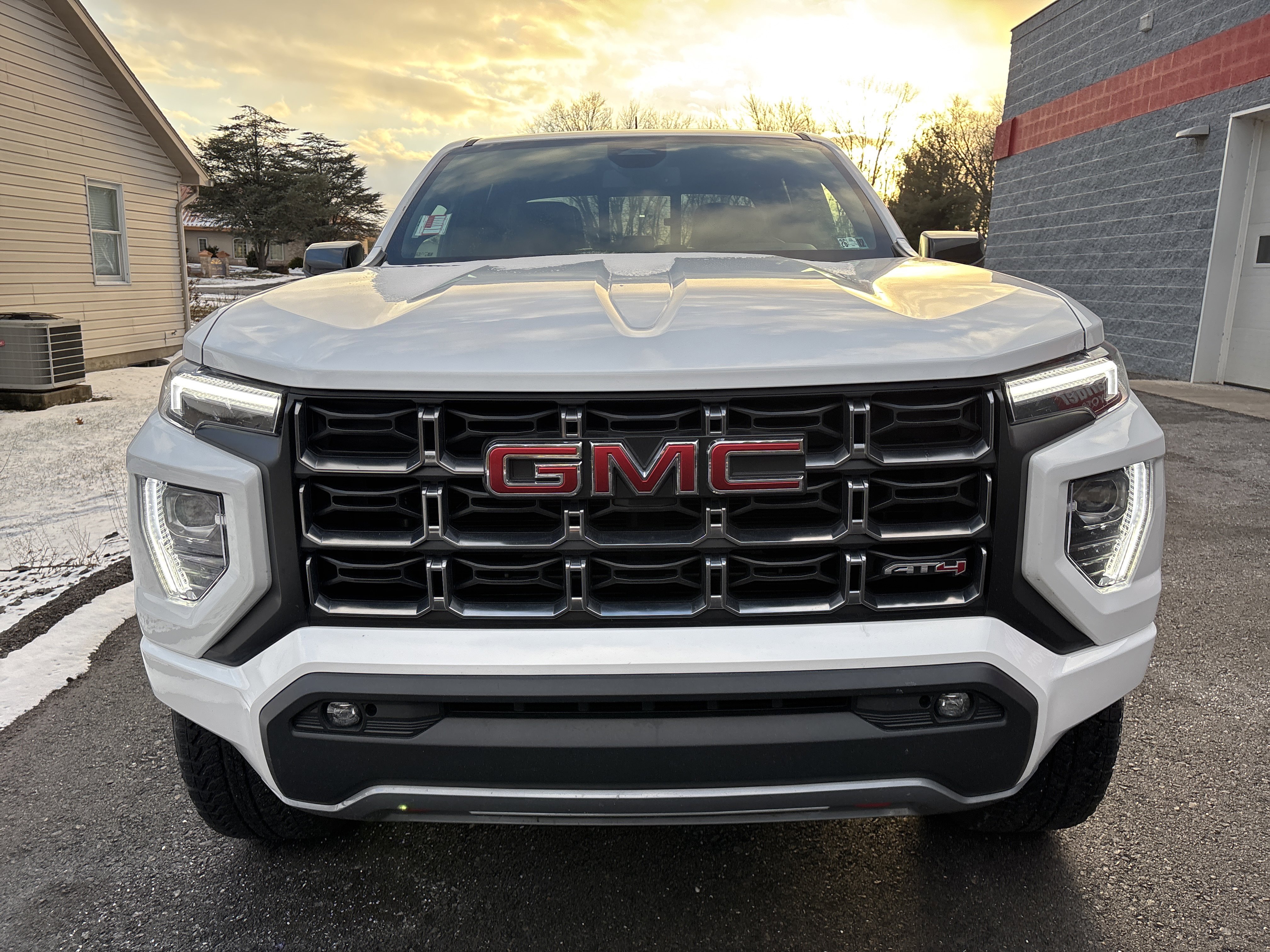 Used 2024 GMC Canyon AT4 image 8