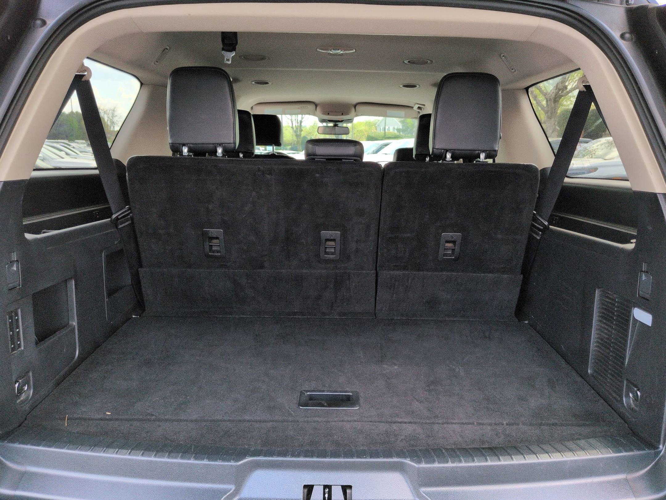 Used 2024 Ford Expedition Max XLT image 33