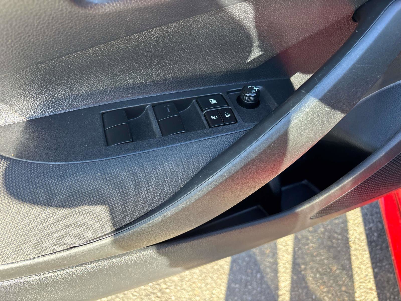 Used 2021 Toyota Corolla LE FWD image 13