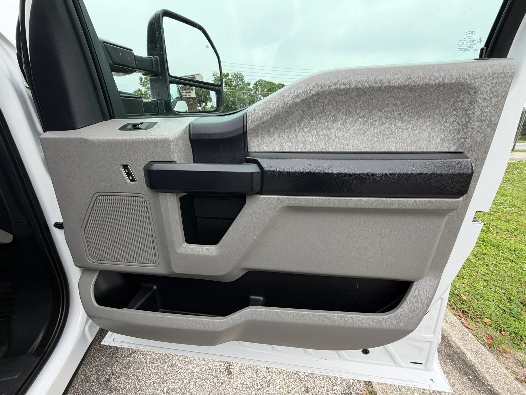 Used 2019 Ford F250 XL w/ Power Equipment Group AWD/4WD image 16