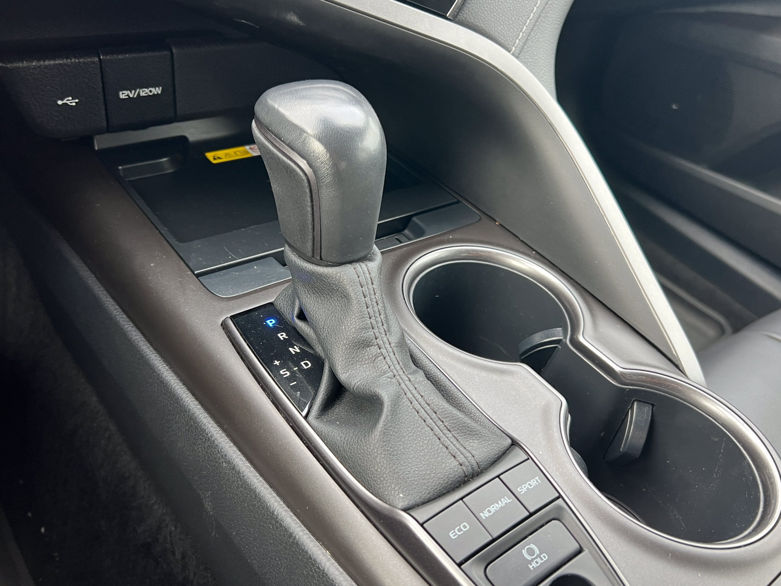 Used 2022 Toyota Camry XSE FWD image 28