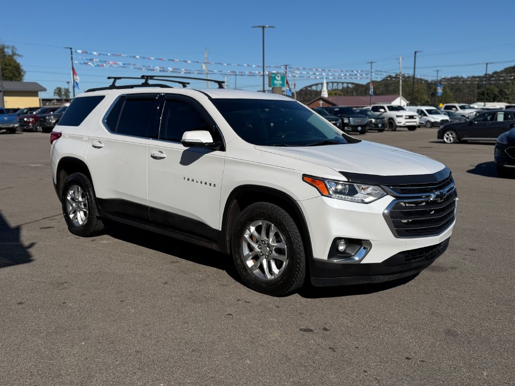 Used 2020 Chevrolet Traverse LT w/ LPO, 'HIT The Road' Package AWD/4WD image 3