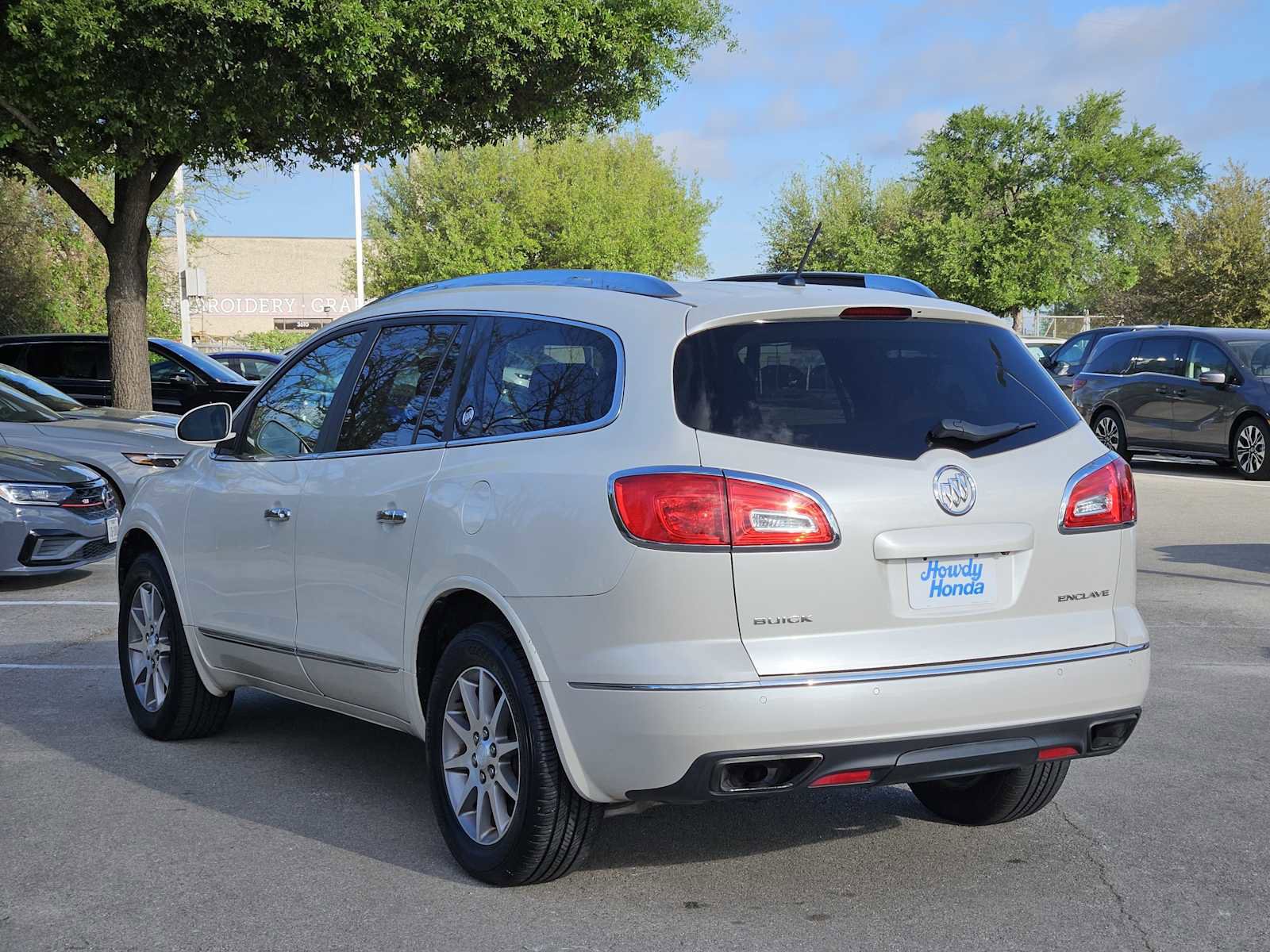Used 2015 Buick Enclave Leather image 5