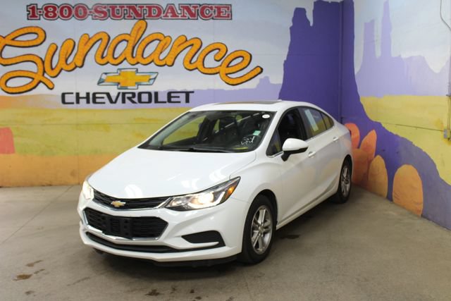 Used 2018 Chevrolet Cruze LT FWD image 2