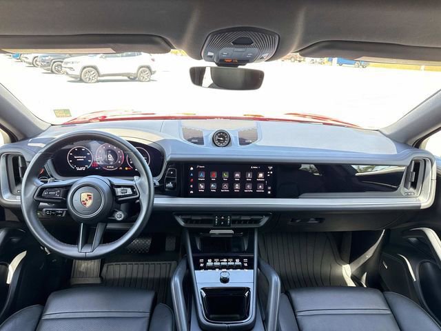 Used 2024 Porsche Cayenne Coupe AWD/4WD image 14
