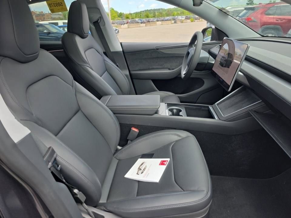 Used 2026 Tesla Model Y AWD image 16