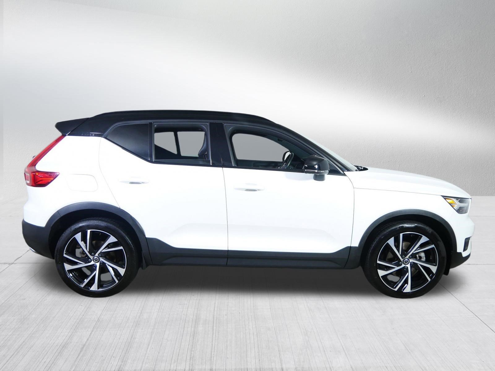 Used 2020 Volvo XC40 T5 R-Design w/ Protection Package Premier AWD/4WD image 8