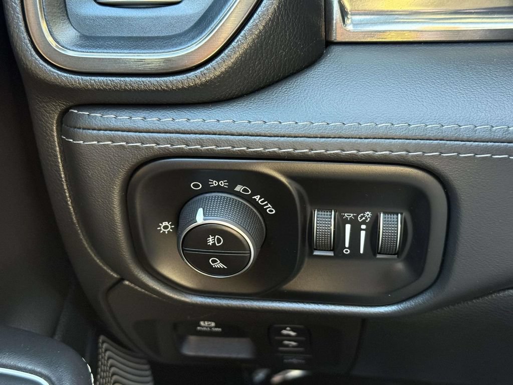 Used 2021 RAM 1500 Limited w/ Night Edition AWD/4WD image 27