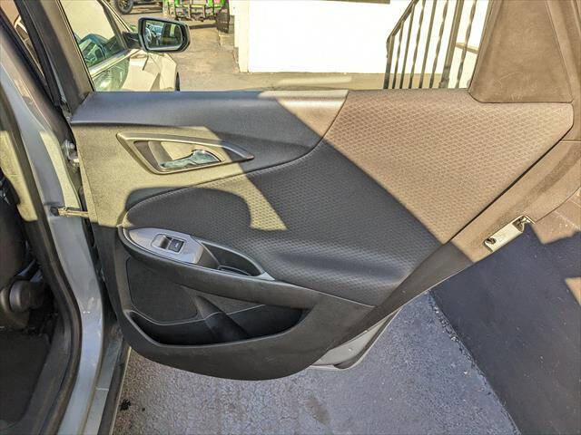 Used 2024 Chevrolet Malibu LT image 16