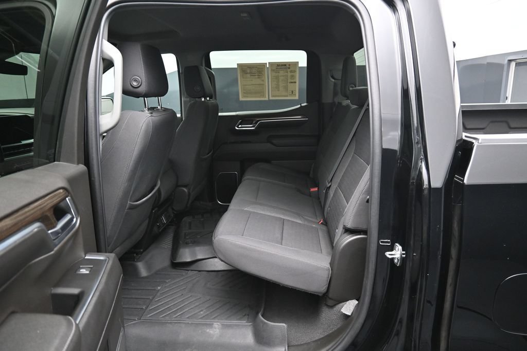 Used 2022 Chevrolet Silverado 1500 LT AWD/4WD image 27