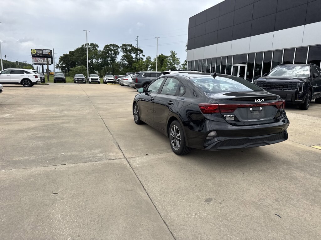 Certified 2024 Kia Forte LXS FWD image 19