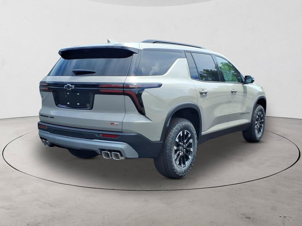 New 2026 Chevrolet Traverse Z71 w/ Enhanced Driving Package AWD/4WD image 5