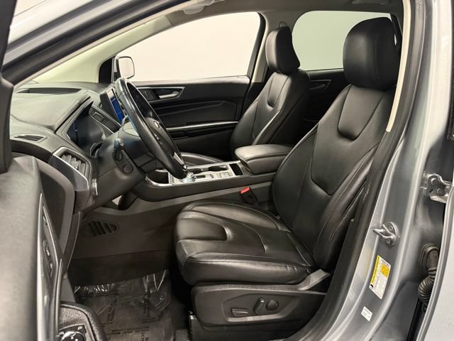 Used 2022 Ford Edge Titanium w/ Equipment Group 301A AWD/4WD image 14