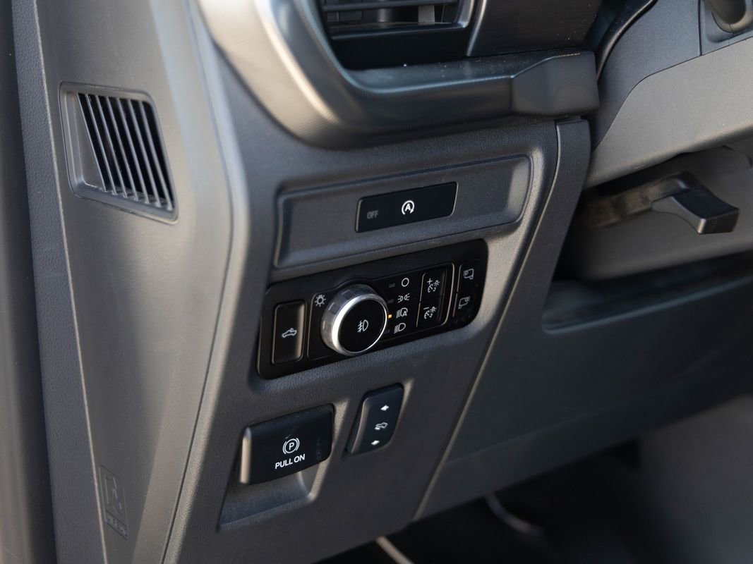 Used 2025 Ford F150 Lariat AWD/4WD image 12