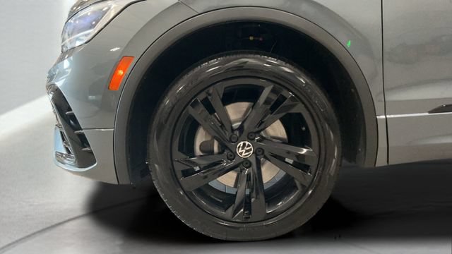 Certified 2024 Volkswagen Tiguan SE R-Line AWD/4WD image 27