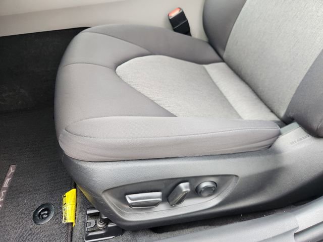 Certified 2022 Toyota Camry LE image 21