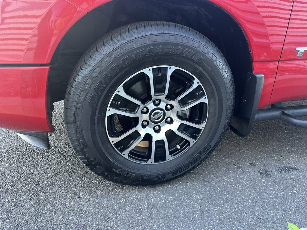 Used 2021 Nissan Titan SV w/ SV Convenience Package image 9