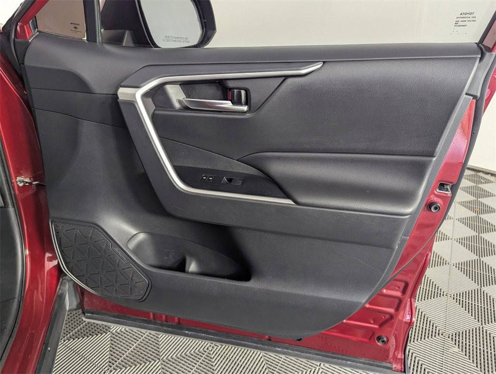 Used 2019 Toyota RAV4 XLE image 35