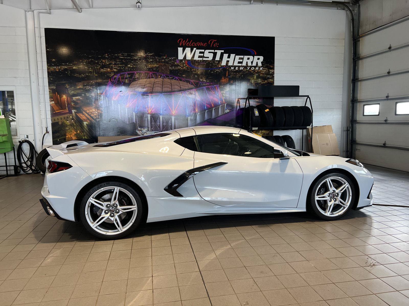 Used 2022 Chevrolet Corvette Stingray Coupe w/ Z51 Performance Package RWD image 30