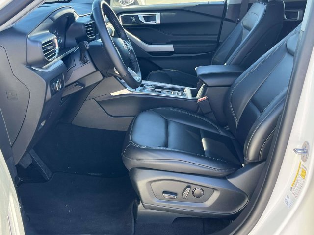 Used 2024 Ford Explorer XLT w/ Equipment Group 202A AWD/4WD image 13