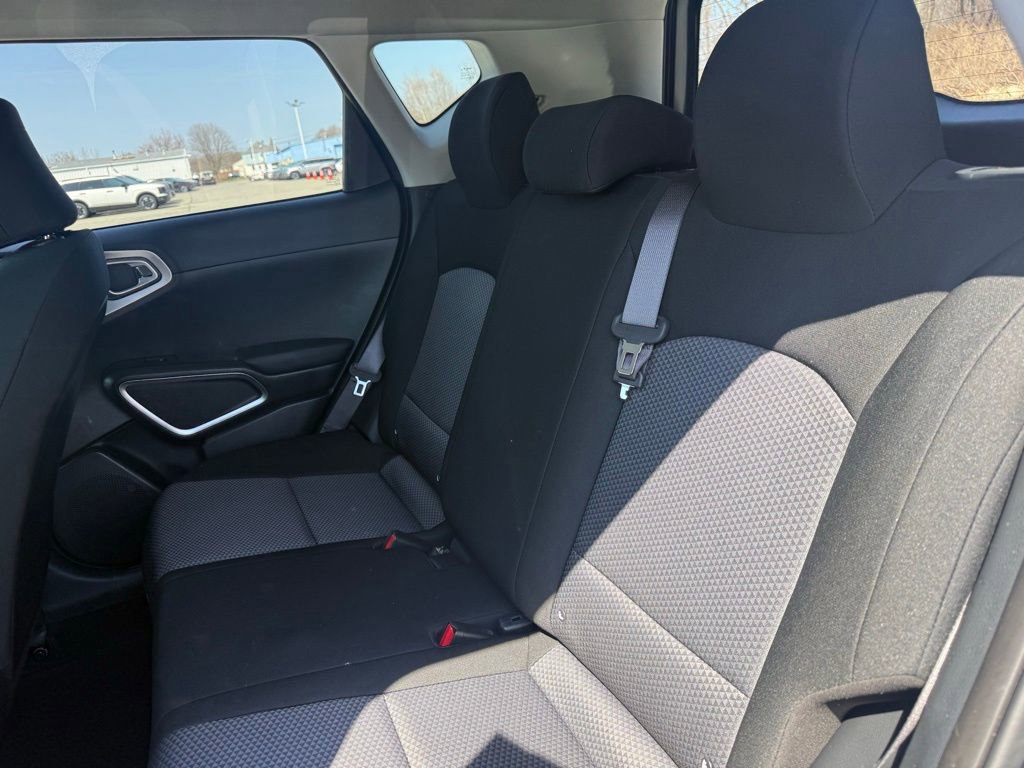 Used 2024 Kia Soul LX w/ Option Group 015 image 33