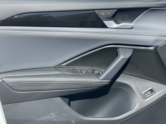 New 2026 Volkswagen Tiguan SE R-Line FWD image 20