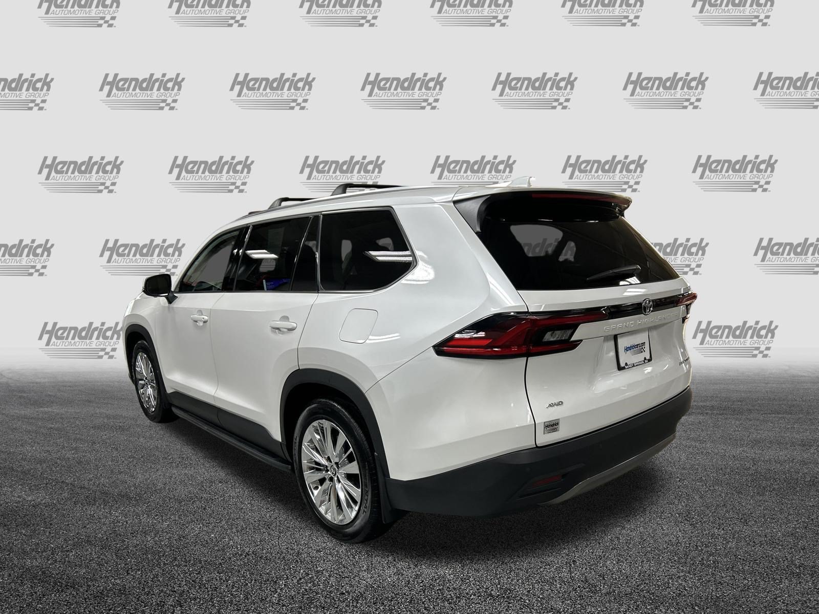 Used 2025 Toyota Grand Highlander AWD image 12