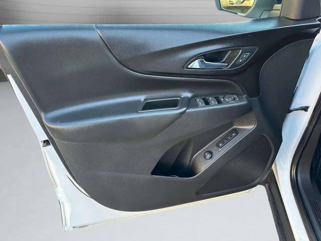 Used 2021 Chevrolet Equinox LT image 27