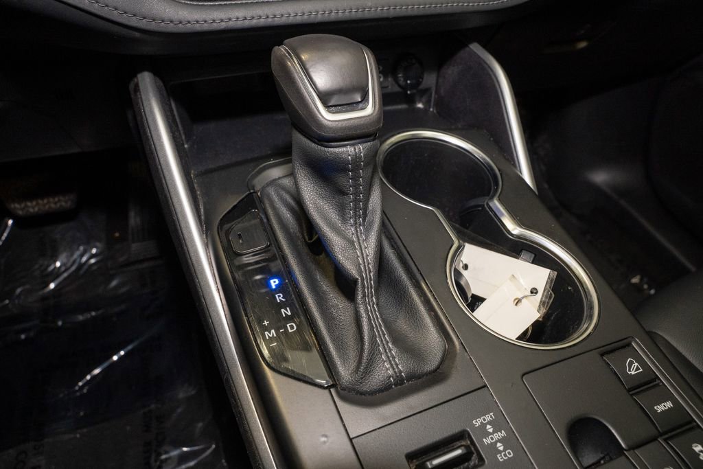 Used 2023 Toyota Highlander XLE image 19