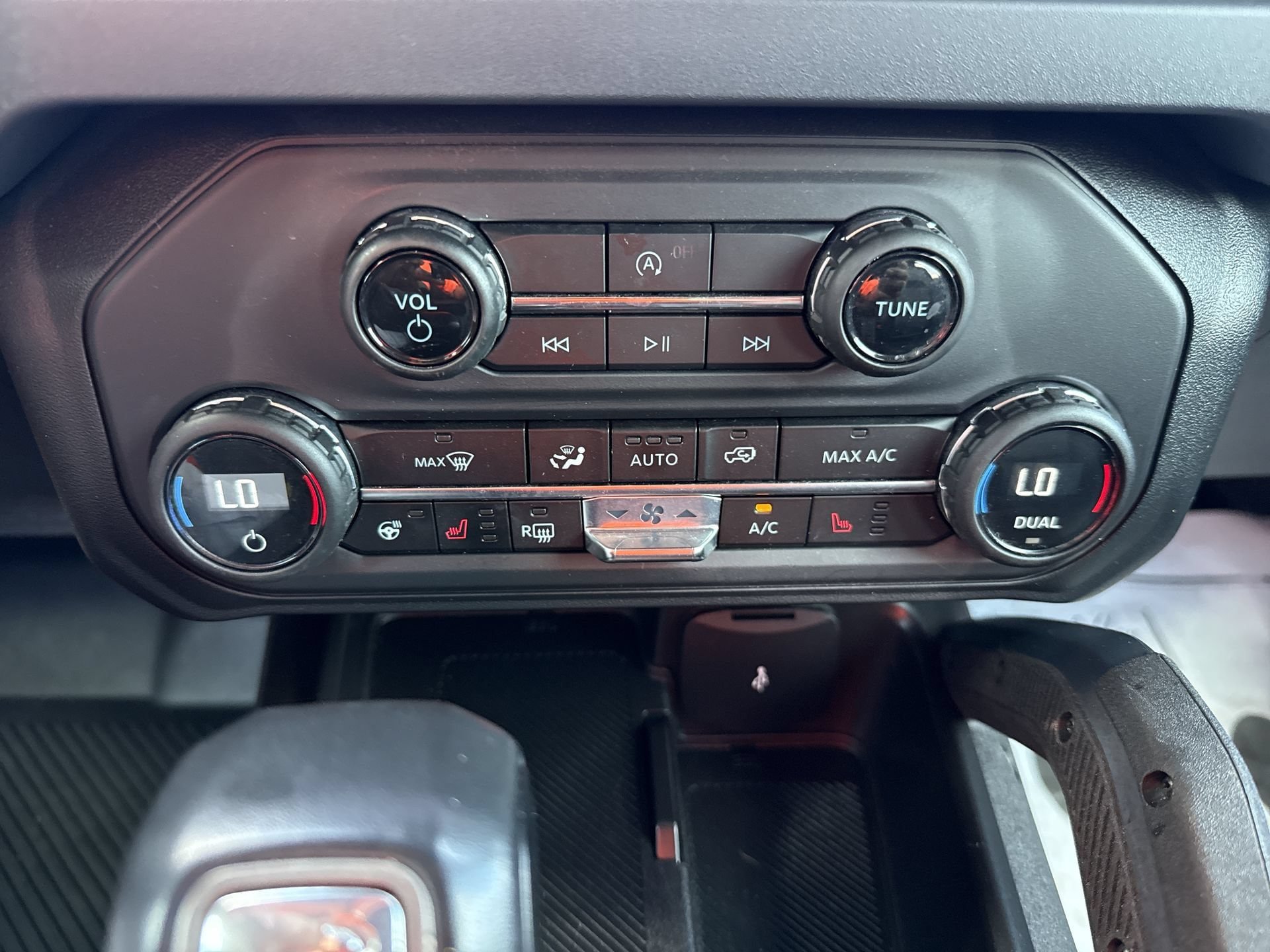Used 2025 Ford Bronco Badlands AWD/4WD image 16