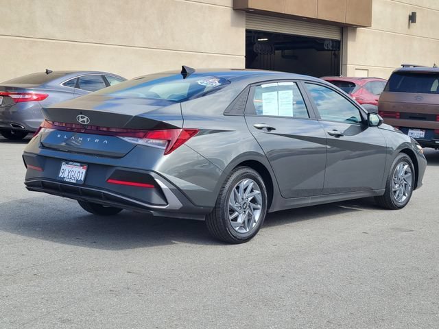 Certified 2024 Hyundai Elantra SEL FWD image 4