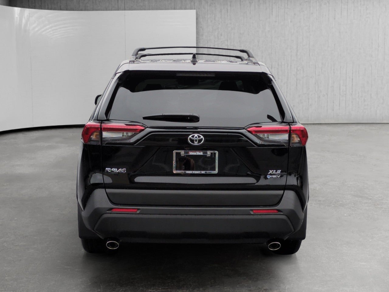 Used 2025 Toyota RAV4 XLE Premium w/ Weather Package AWD/4WD image 6