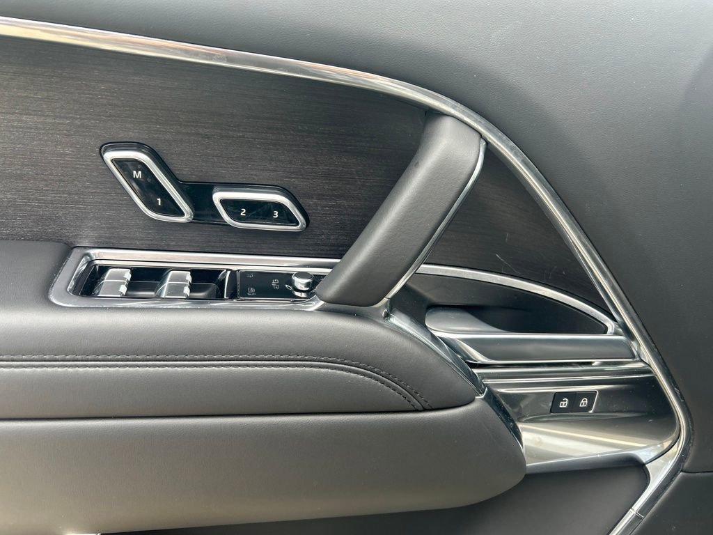 Used 2024 Land Rover Range Rover SE image 11