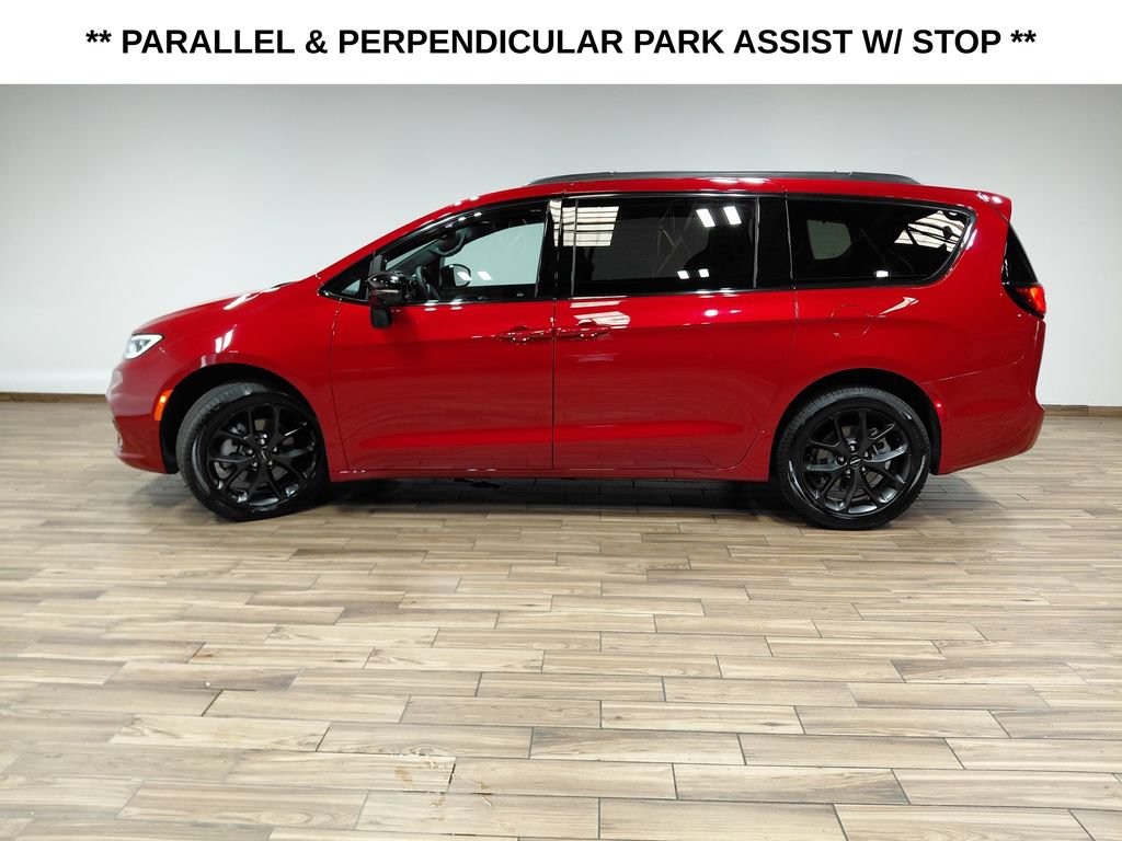 Used 2025 Chrysler Pacifica Limited w/ Uconnect Theater Family Group AWD/4WD image 11